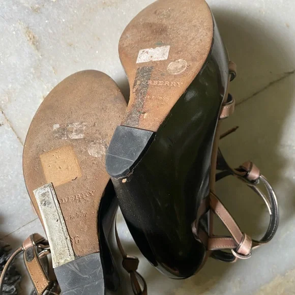 Burberry Wedge Heels with Knot Detail Straps in Powder Pink - Picture 15 of 17